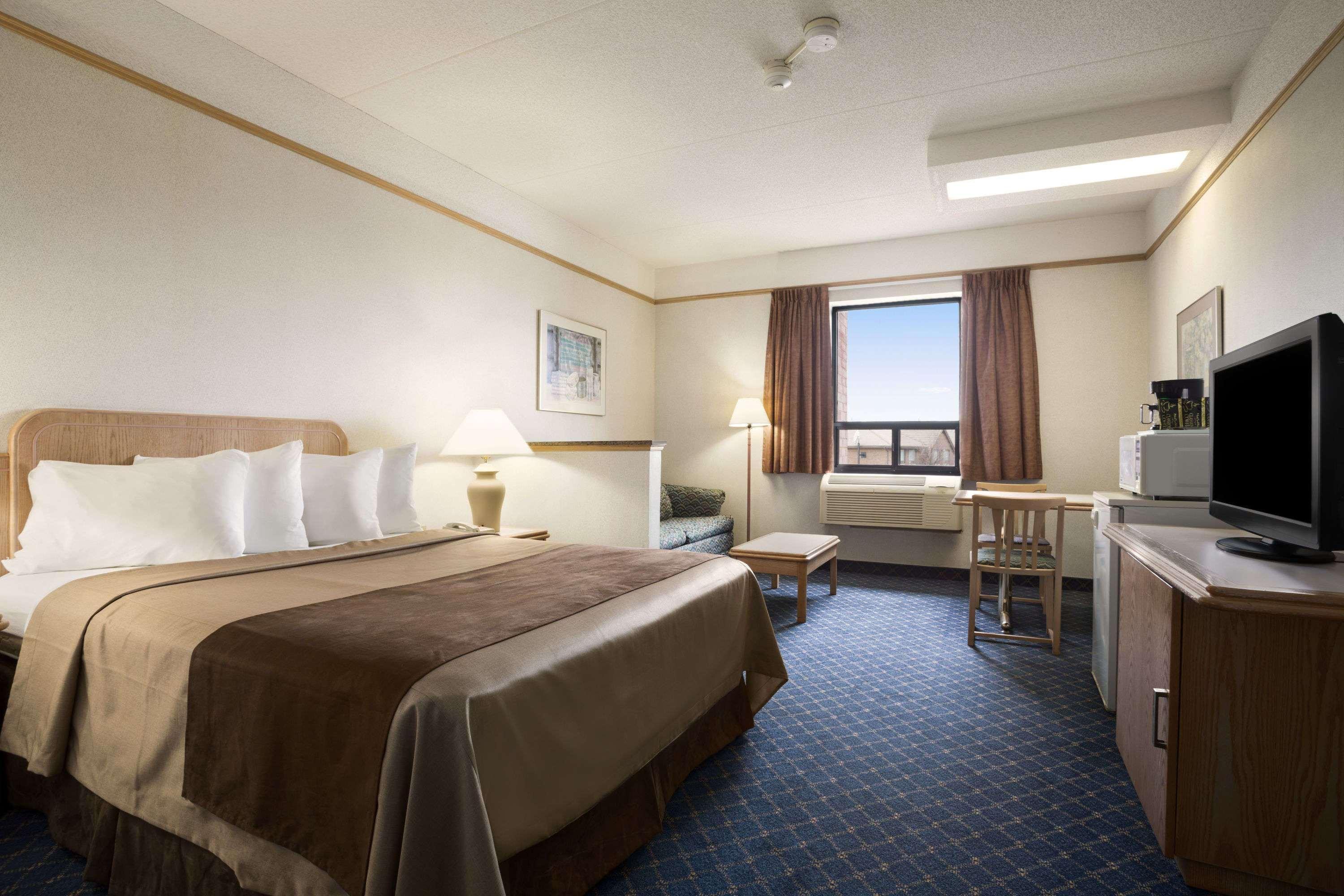 Travelodge By Wyndham Chatham Zewnętrze zdjęcie