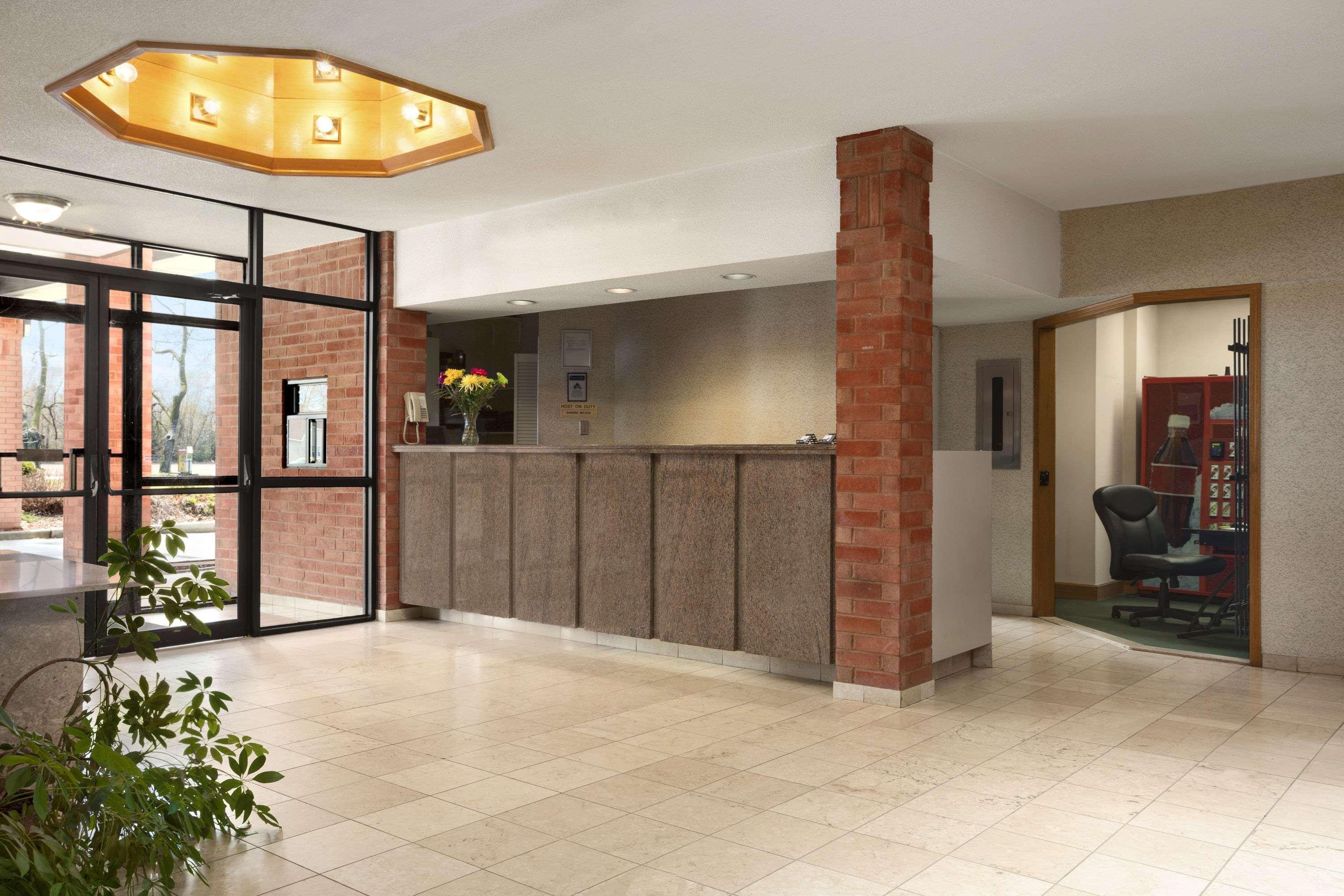 Travelodge By Wyndham Chatham Zewnętrze zdjęcie