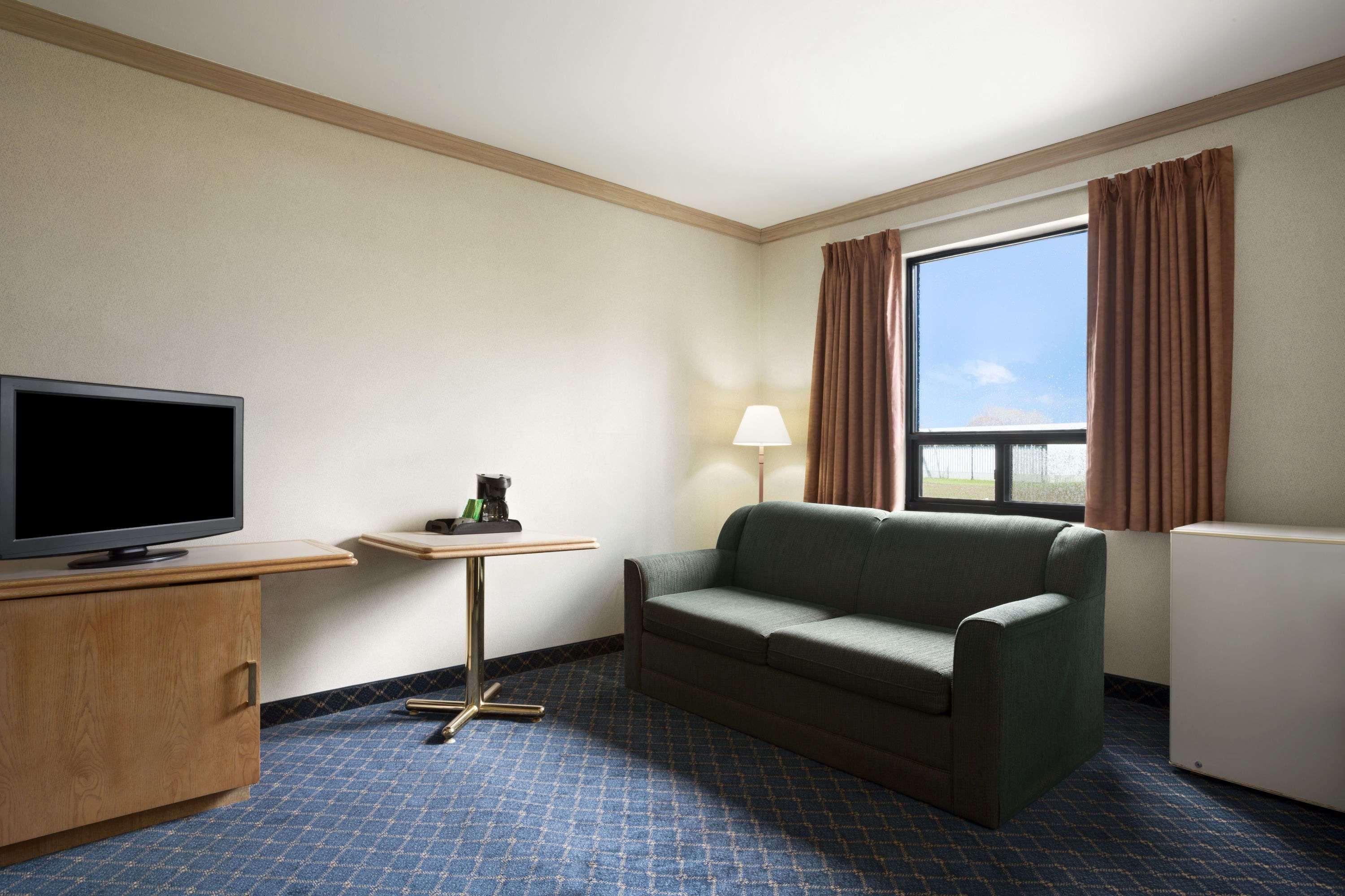 Travelodge By Wyndham Chatham Zewnętrze zdjęcie