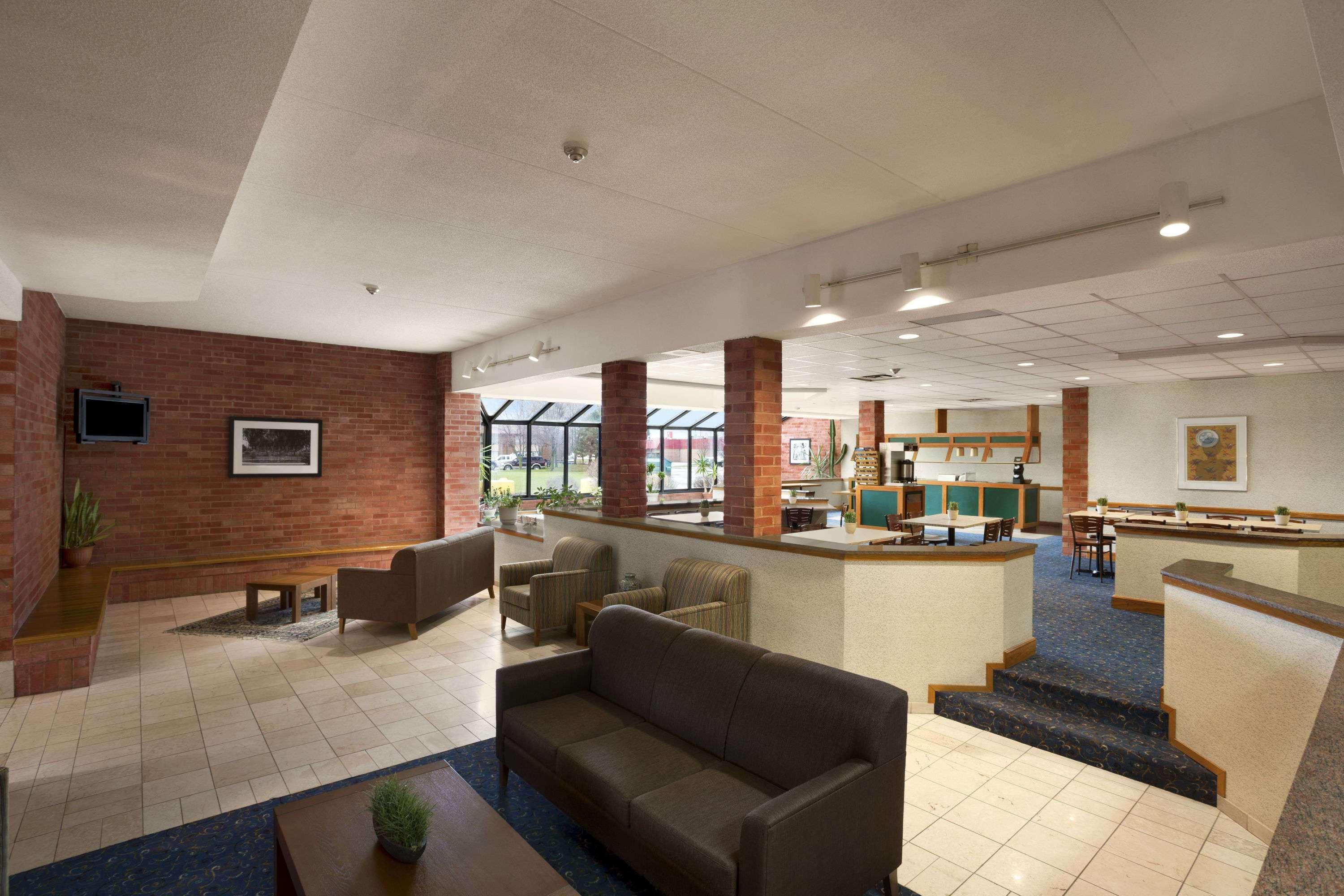 Travelodge By Wyndham Chatham Zewnętrze zdjęcie